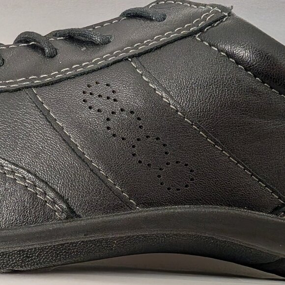 Ecco Sky Lace-Up Leather Sneaker in Black - Picture 8 of 16